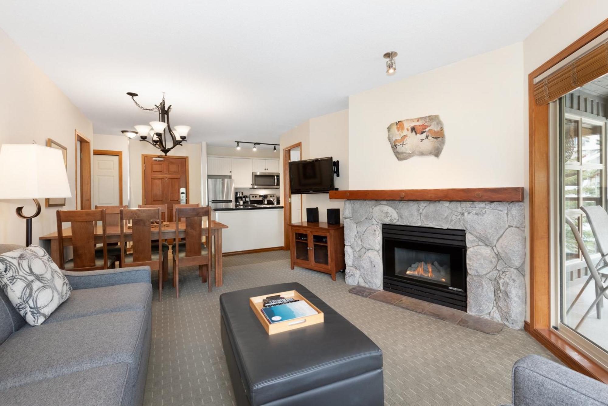 The Aspens By Blackcomb Peaks Accommodation Whistler Exterior photo