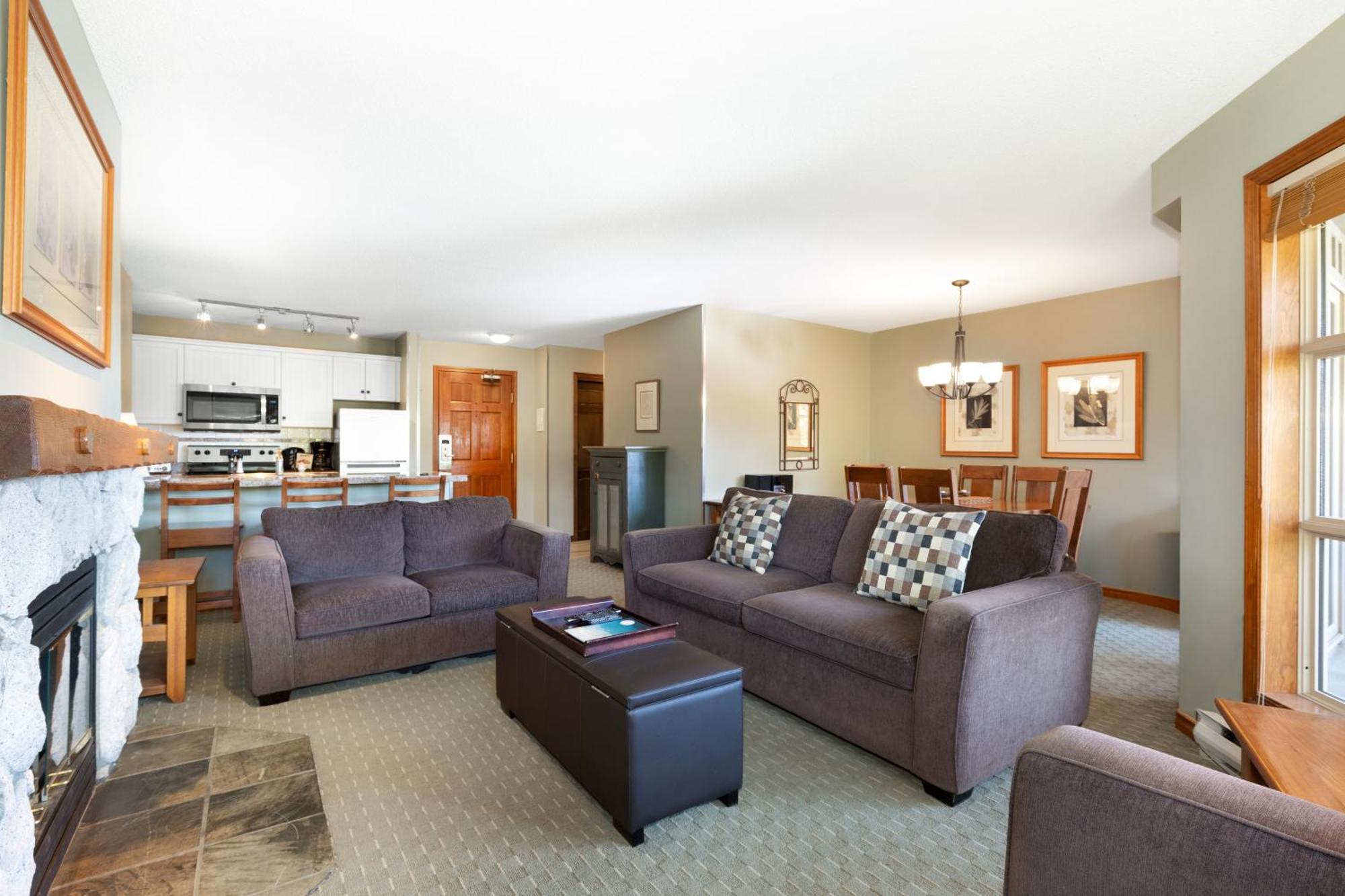 The Aspens By Blackcomb Peaks Accommodation Whistler Exterior photo