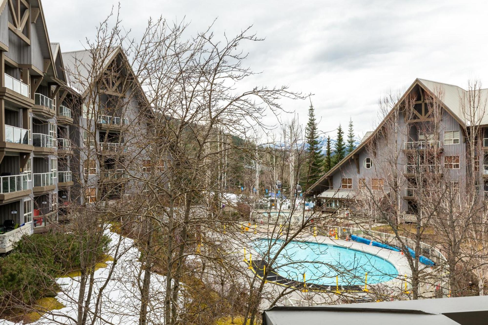 The Aspens By Blackcomb Peaks Accommodation Whistler Exterior photo