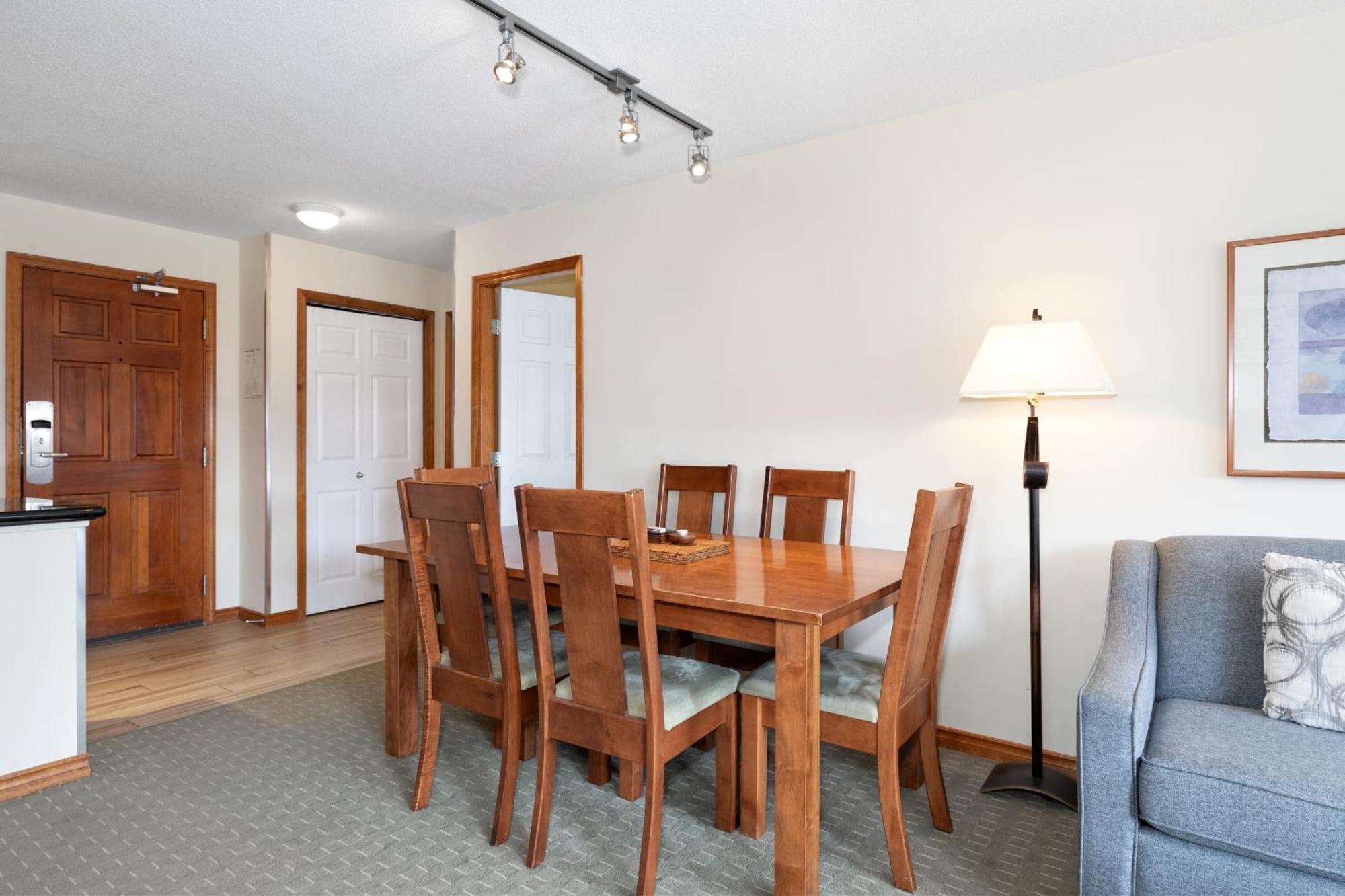 The Aspens By Blackcomb Peaks Accommodation Whistler Exterior photo
