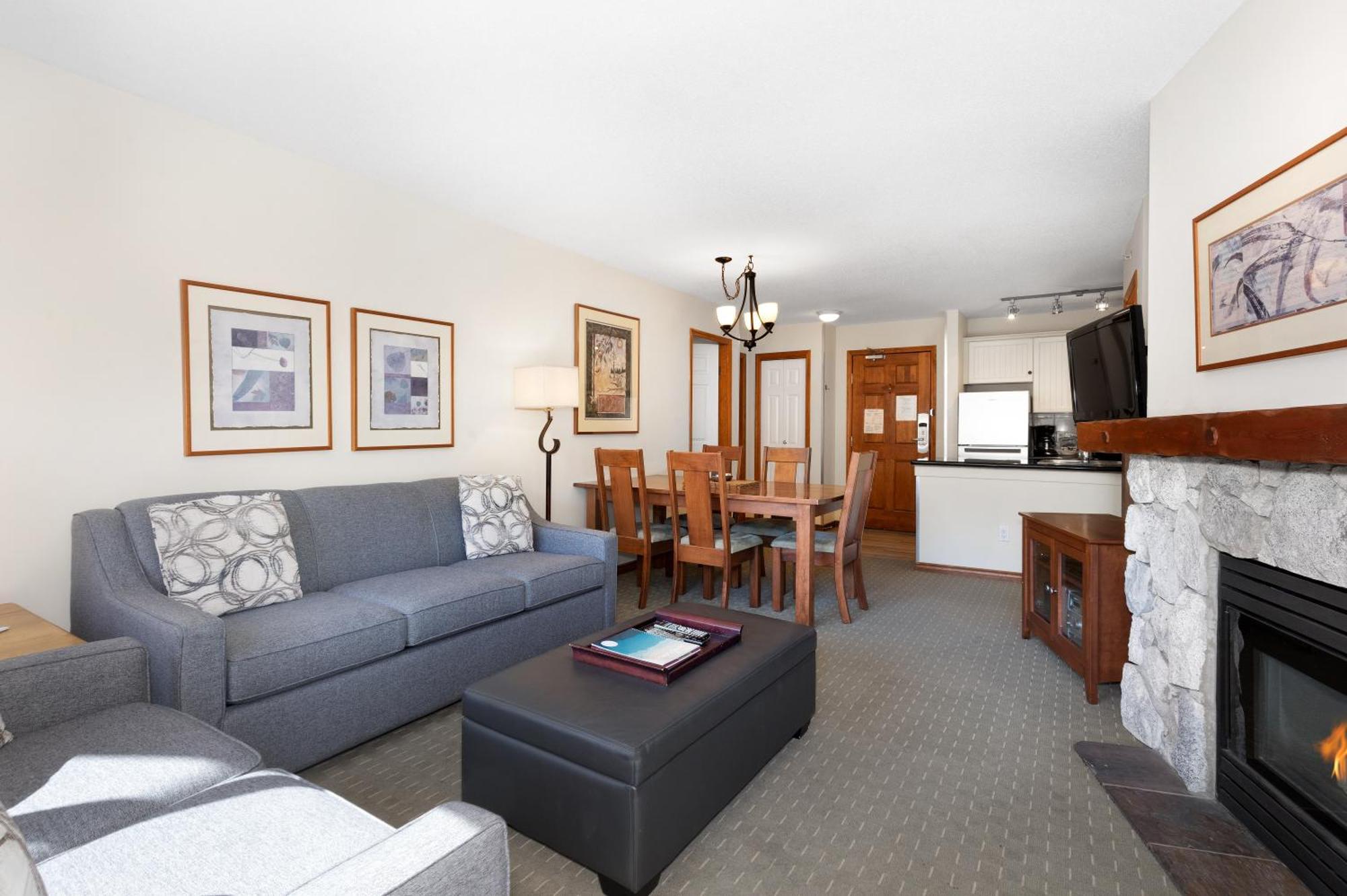 The Aspens By Blackcomb Peaks Accommodation Whistler Exterior photo