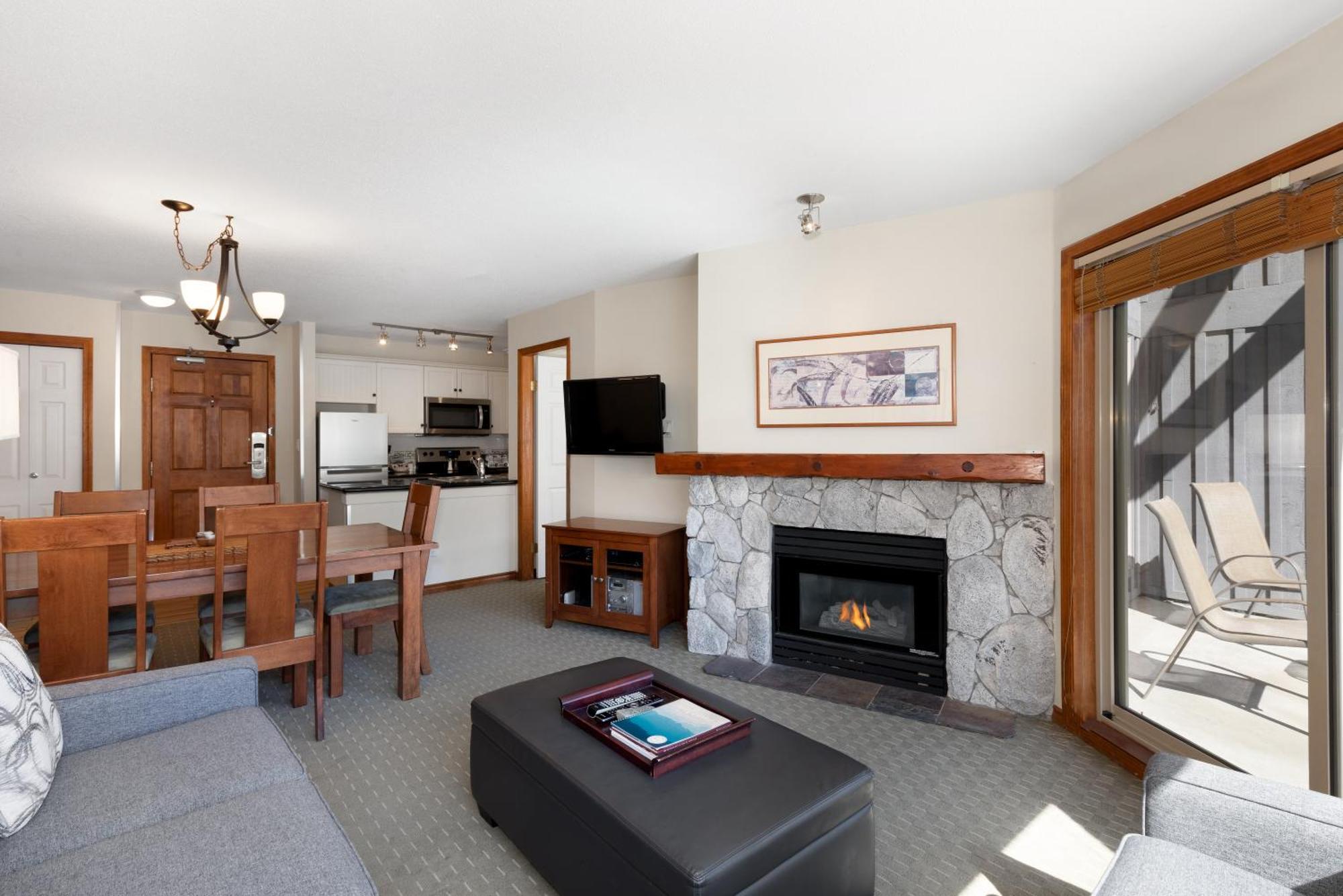 The Aspens By Blackcomb Peaks Accommodation Whistler Exterior photo