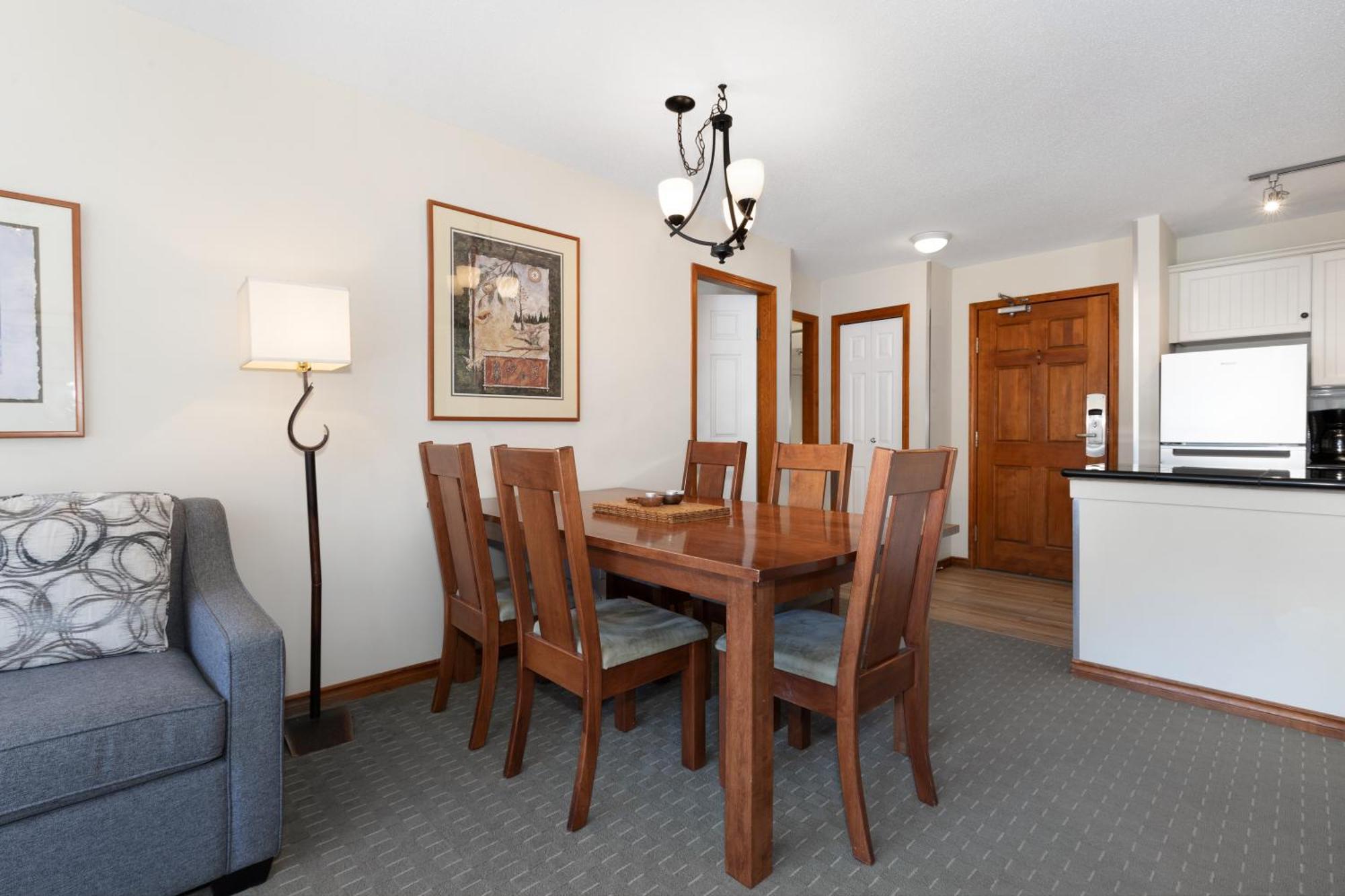 The Aspens By Blackcomb Peaks Accommodation Whistler Exterior photo