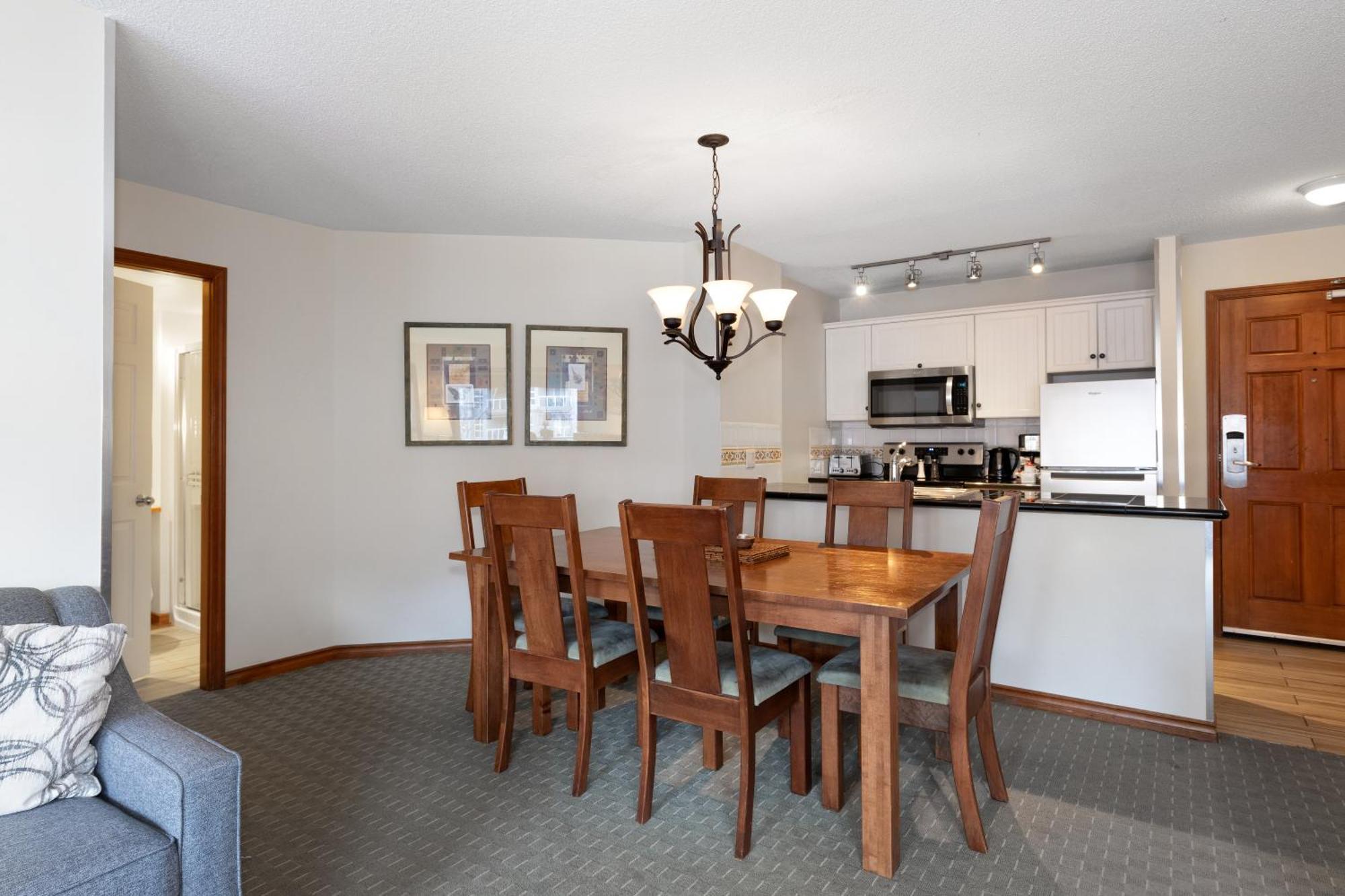 The Aspens By Blackcomb Peaks Accommodation Whistler Exterior photo