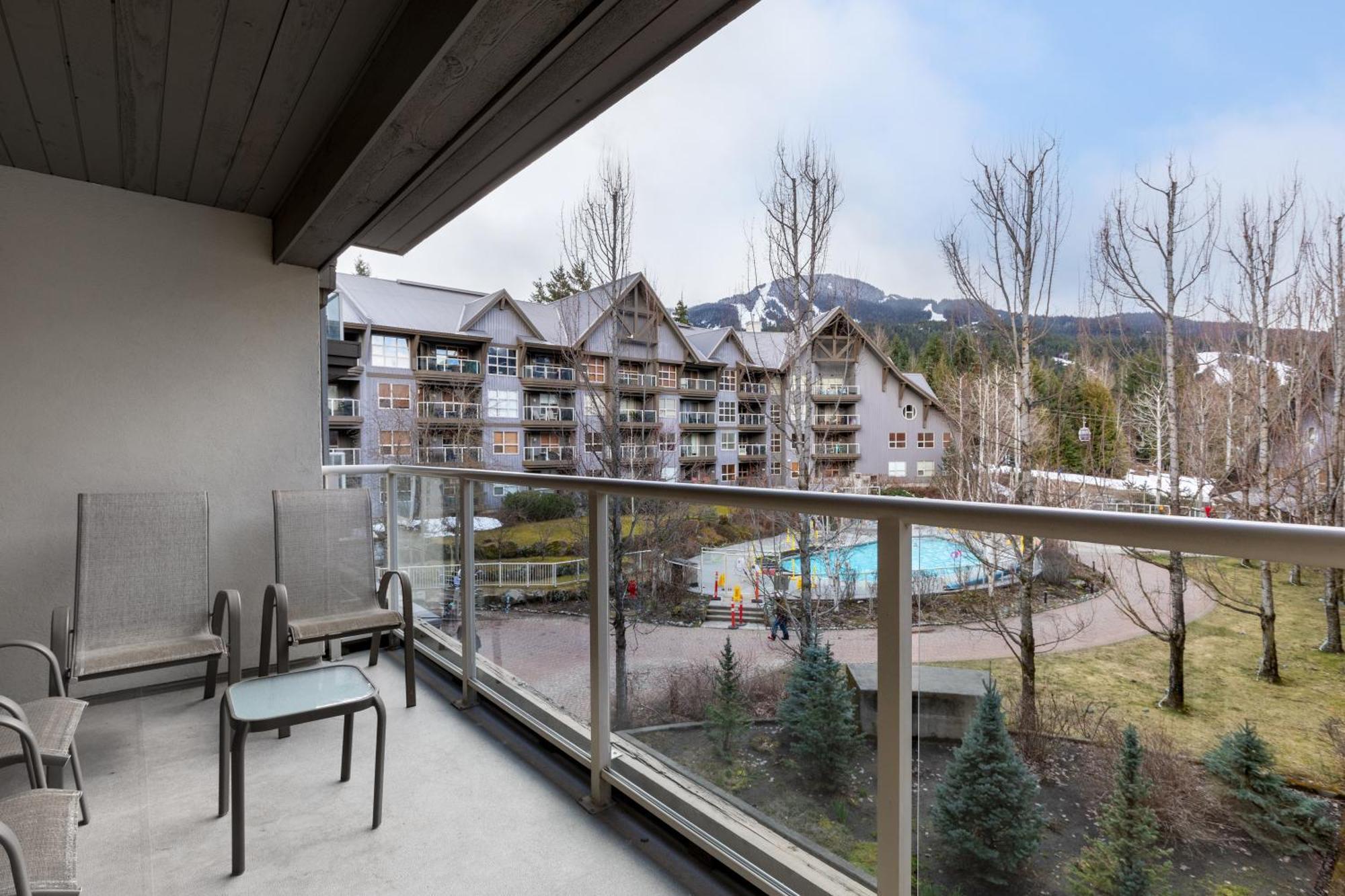 The Aspens By Blackcomb Peaks Accommodation Whistler Exterior photo