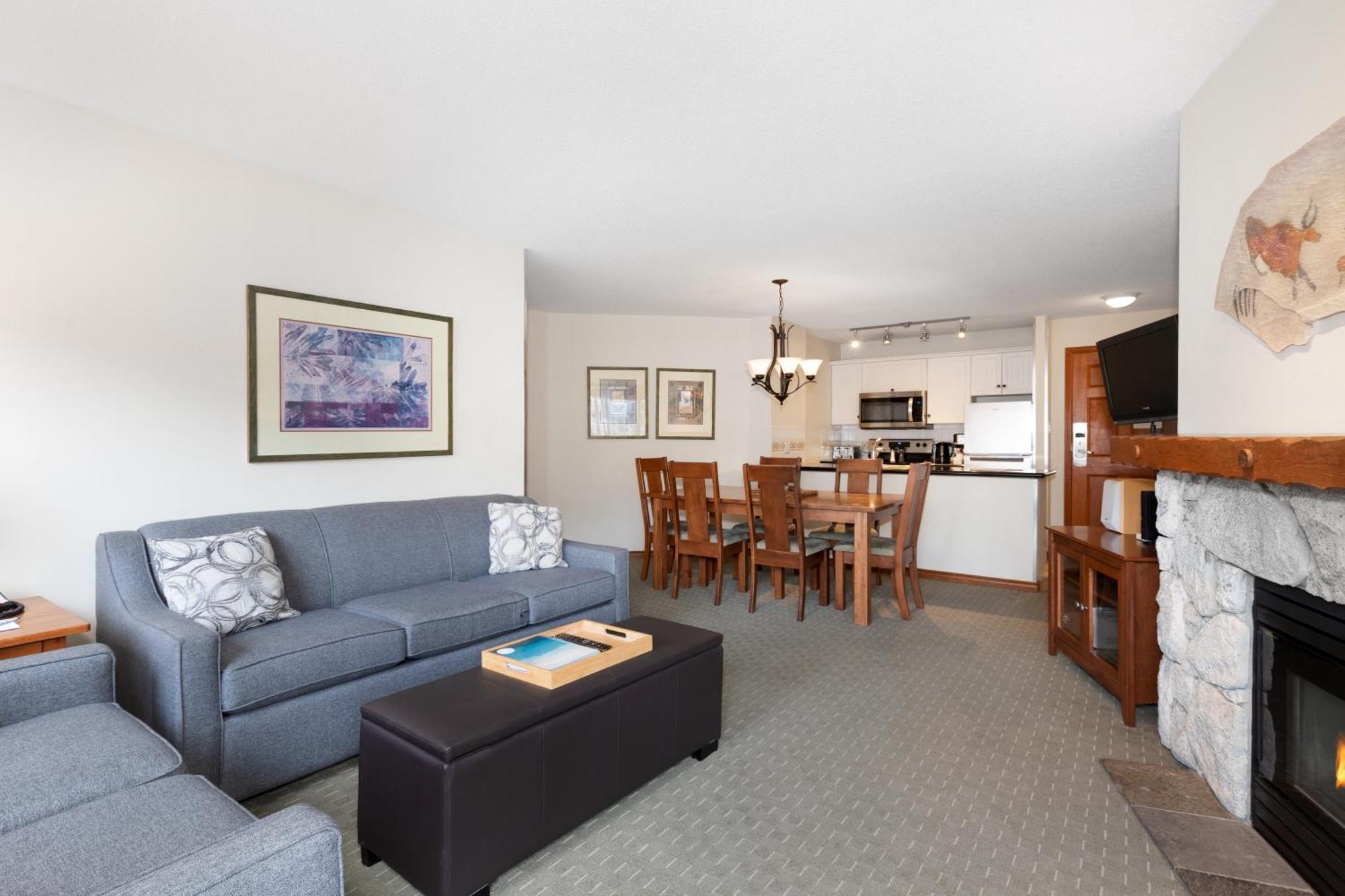 The Aspens By Blackcomb Peaks Accommodation Whistler Exterior photo